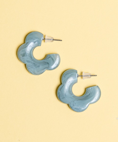 BUTTON＆CUFFLINKS（ボタンアンドカフリンクス）の「BUTTON＆CUFFLINKS　ボタンアンドカフリンクス：お花/ 変形 ピアス（ピアス（両耳用）・レディース・レッド/グリーン/レッド系その他/オフホワイト/イエロー・FREE）」の12枚目の写真