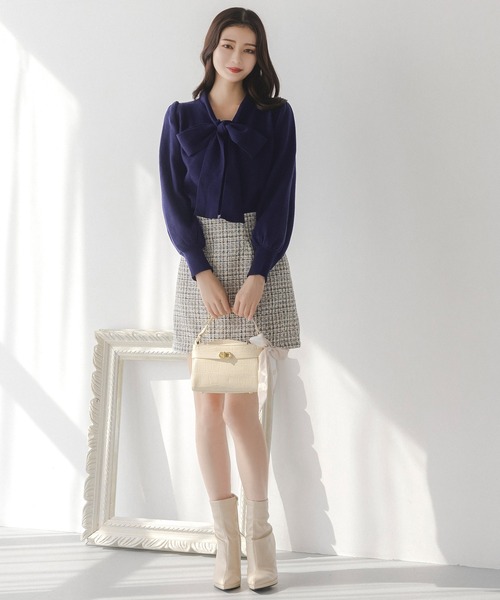 Julia Boutique(ジュリアブティック)の「スカーフ付きクロコ調スクエアミニバッグ/23610(ショルダーバッグ・レディース・ブラック/アイボリー・ONE)」の9枚目の写真