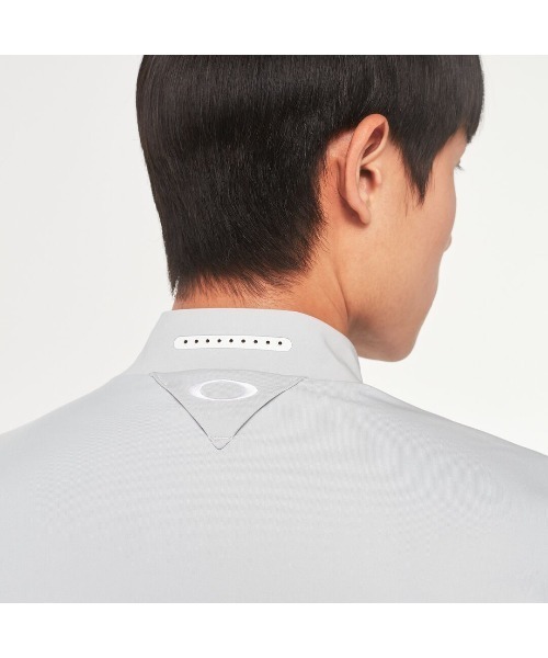 [オークリー] Polo Shirt SKULL SYNCHRONISM MOCK SHIRT 2.0 COOL GRAY 2 Mサイズ相当 OAKLEY（オークリー）の「オークリー SKULL SYNCHRONISM LS MOCK SHIRT