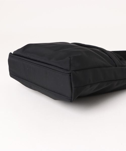 World Traveler(ワールドトラベラー)の「World Traveler/ワールドトラベラー ミラ ショルダーバッグ No.17531(ショルダーバッグ・メンズ・ベージュ/ピンク系1/ブラック・FREE)」の4枚目の写真