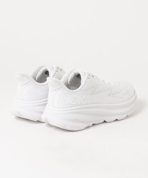 HOKA ホカ クリフトン 白 women’s 23cm 大人の白スニーカー】夏の本命は「ホカ」の新作。定番の