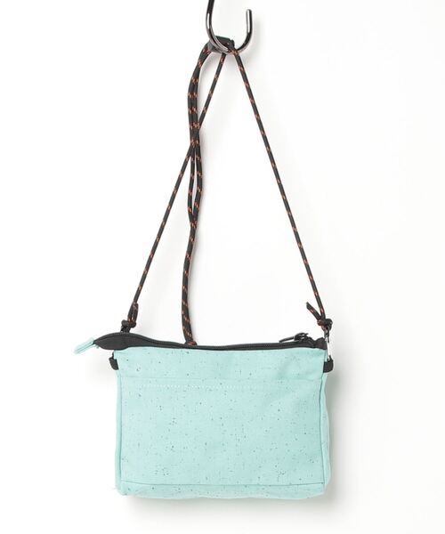 UNIVERSAL OVERALL(ユニバーサルオーバーオール)の「UNIVERSAL OVERALL / UO ネップサコッシュ / UVO-186(ボディバッグ/ウエストポーチ・レディース・サックスブルー/ブラック/オフホワイト/グレー/オレンジ・ONESIZE)」の6枚目の写真
