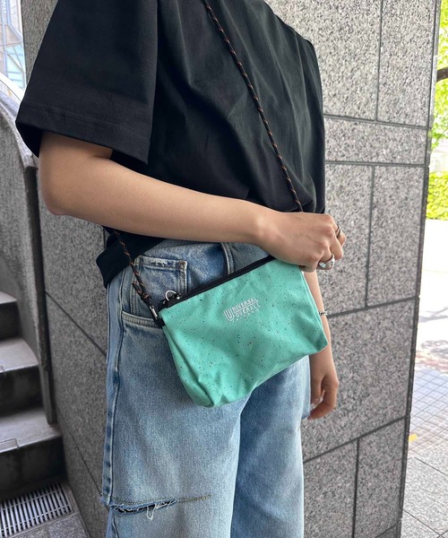 UNIVERSAL OVERALL(ユニバーサルオーバーオール)の「UNIVERSAL OVERALL / UO ネップサコッシュ / UVO-186(ボディバッグ/ウエストポーチ・レディース・サックスブルー/ブラック/オフホワイト/グレー/オレンジ・ONESIZE)」の16枚目の写真