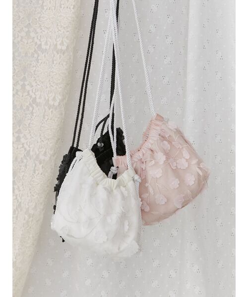 merry jenny（メリージェニー）の「お花咲いたポシェット（ショルダーバッグ・レディース・ブラック/ピンク/オフホワイト・FREE）」の2枚目の写真