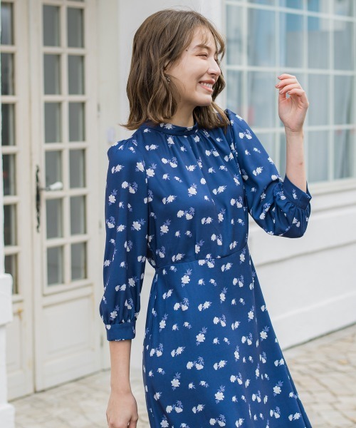 ketty（ケティ）の「フラワープリントギャザーフレアワンピース（ワンピース・レディース・アイボリー/ダークネイビー・M）」の17枚目の写真