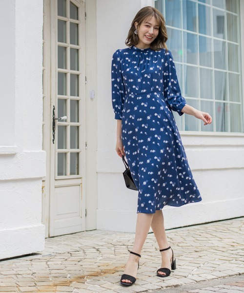 ketty（ケティ）の「フラワープリントギャザーフレアワンピース（ワンピース・レディース・アイボリー/ダークネイビー・M）」の19枚目の写真
