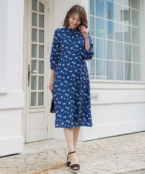 ketty（ケティ）の「フラワープリントギャザーフレアワンピース（ワンピース・レディース・アイボリー/ダークネイビー・M）」の22枚目の写真