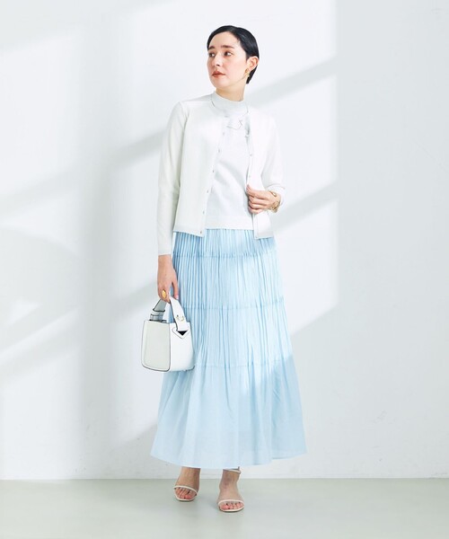 NOLLEY’S Sophi(ノーリーズソフィ)の「《手洗い可能》ラメ配色クルーネックカーディガン(カーディガン/ボレロ・レディース・シルバー/ブラック/ゴールド/サーモンピンク・38/36)」の6枚目の写真