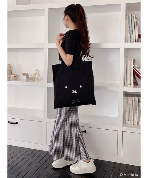 MIIA（ミーア）の「miffy パールロゴTシャツ（Tシャツ/カットソー・レディース・オフホワイト/ブラック・FREE）」の3枚目の写真
