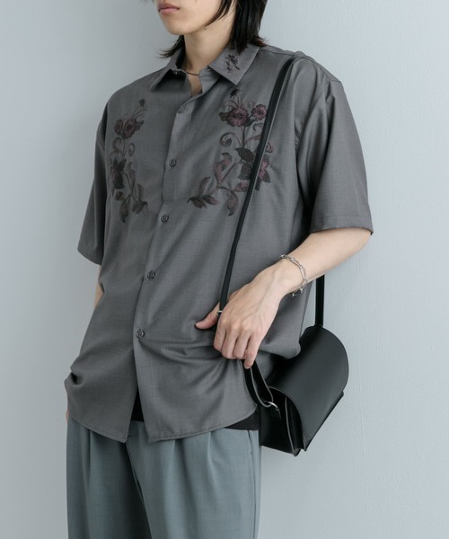 SENSE OF PLACE by URBAN RESEARCH（センスオブプレイスバイアーバンリサーチ）の「ボタニカルシシュウシャツ(5分袖)（シャツ/ブラウス・メンズ・ホワイト/ブラック/グレー・LARGE/MEDIUM）」の12枚目の写真