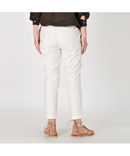 45R（フォーティファイブアール）の「ウェザーストレッチのイージースリムパンツ（スラックス・レディース・ベージュ/ブラウン・MEDIUM/LARGE/SMALL）」の8枚目の写真