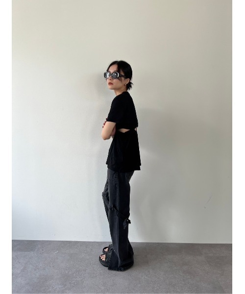 duei（デュイ）の「ウエストスリットデザインTシャツ（Tシャツ/カットソー・レディース・ブラック/オフホワイト・FREE）」の21枚目の写真