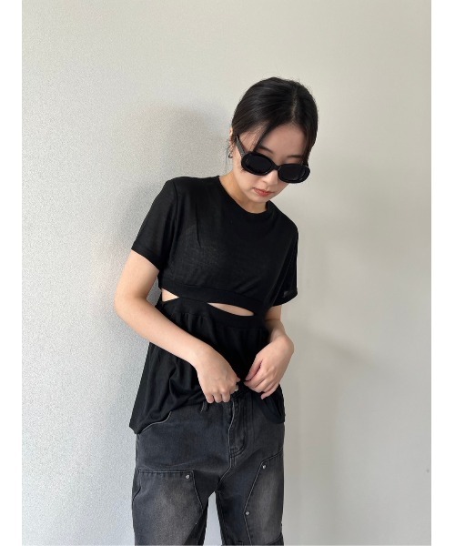 duei（デュイ）の「ウエストスリットデザインTシャツ（Tシャツ/カットソー・レディース・ブラック/オフホワイト・FREE）」の18枚目の写真