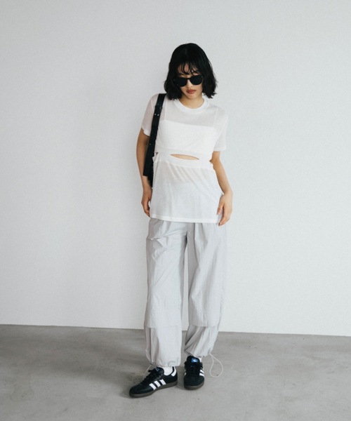 duei（デュイ）の「ウエストスリットデザインTシャツ（Tシャツ/カットソー・レディース・ブラック/オフホワイト・FREE）」の6枚目の写真