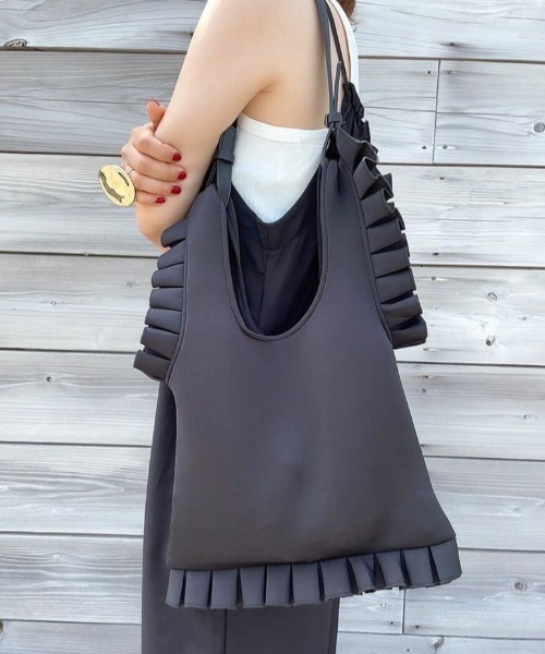 【ZOZO限定カラー】フリルデザイン2wayバッグ(comochi select) / ポンチ フリルバッグ ショルダーバッグ トートバッグ ハンドバッグ マルシェバッグ（トートバッグ）｜ISOOK（アイスー）