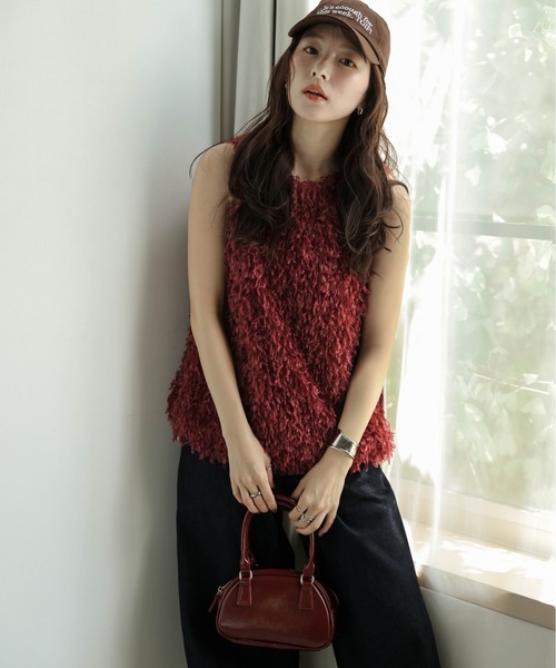 AMELY(エミリー)の「フェザーフリンジノースリーブチュニック(タンクトップ・レディース・ピンク/ホワイト/ブラック/グレー/レッド・フリー)」の15枚目の写真