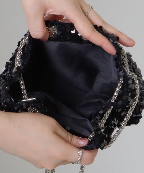 Lace Ladies(レースレディース)の「パール付き スパンコール チェーン 巾着 バッグ(クラッチバッグ・レディース・シルバー/ブラック・FREE)」の10枚目の写真