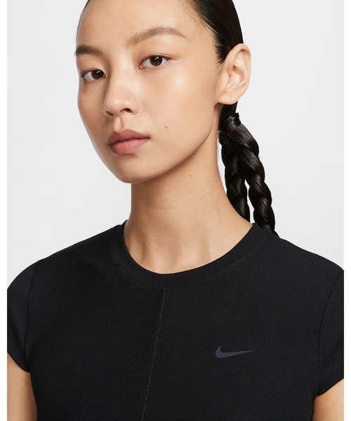 NIKE(ナイキ)の「《NIKEアパレル》WS ワン リブ CAPSU S/S トップ(Tシャツ/カットソー・レディース・グリーン系その他/ブラック・XL/L/M/S)」の6枚目の写真