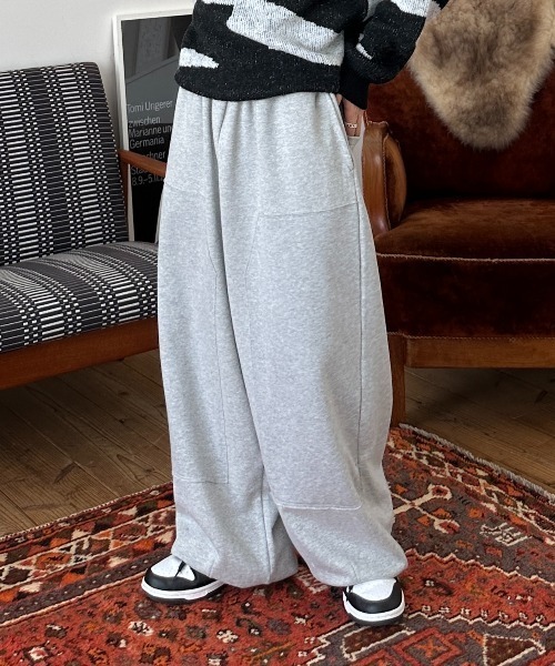 ADAMASTE(アダマスト)の「double knee draw cord sweat pants - ダブルニードローコードスウェットパンツ(スウェット・メンズ・グレー/ブラック/ブラウン・MEDIUM/LARGE)」の9枚目の写真