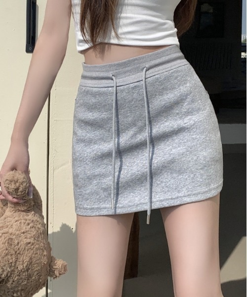 Jasmine Grandiflorum(ジャスミングランディフローラム)の「【Jasmine】スウェットミニスカート(スカート・レディース・ブラック/グレー/ホワイト・MEDIUM/LARGE/SMALL)」の7枚目の写真