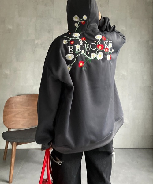 CREARE -LINO-(クレアーレリノ)の「新色追加<ユニセックス商品> フラワー刺繍トップス/フーディー/パーカー(パーカー・レディース・ブラック/グレー/チャコールグレー/ベージュ/オフホワイト・MEDIUM/LARGE/X-LARGE/XX-LARGE)」の10枚目の写真