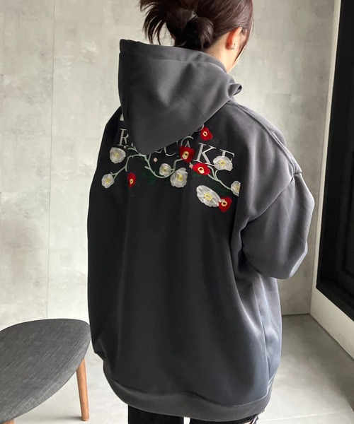 CREARE -LINO-(クレアーレリノ)の「新色追加<ユニセックス商品> フラワー刺繍トップス/フーディー/パーカー(パーカー・レディース・ブラック/グレー/チャコールグレー/ベージュ/オフホワイト・MEDIUM/LARGE/X-LARGE/XX-LARGE)」の15枚目の写真