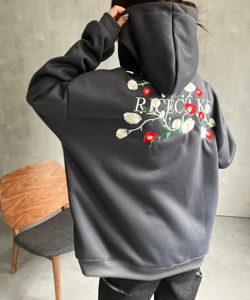 CREARE -LINO-(クレアーレリノ)の「新色追加<ユニセックス商品> フラワー刺繍トップス/フーディー/パーカー(パーカー・レディース・ブラック/グレー/チャコールグレー/ベージュ/オフホワイト・MEDIUM/LARGE/X-LARGE/XX-LARGE)」の16枚目の写真