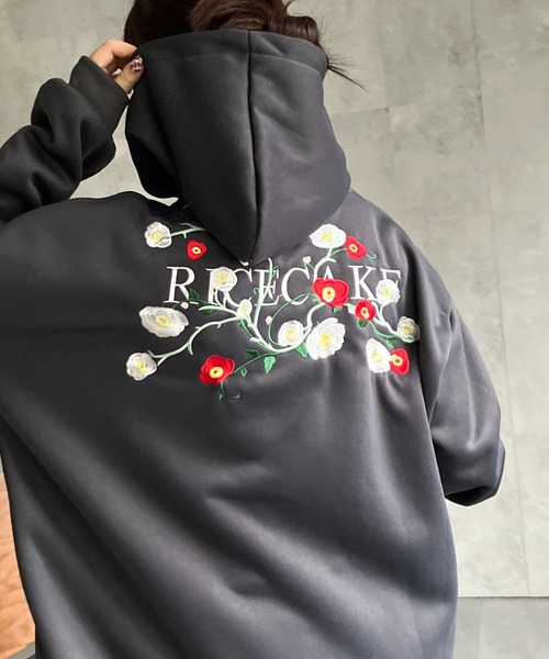 CREARE -LINO-(クレアーレリノ)の「新色追加<ユニセックス商品> フラワー刺繍トップス/フーディー/パーカー(パーカー・レディース・ブラック/グレー/チャコールグレー/ベージュ/オフホワイト・MEDIUM/LARGE/X-LARGE/XX-LARGE)」の17枚目の写真