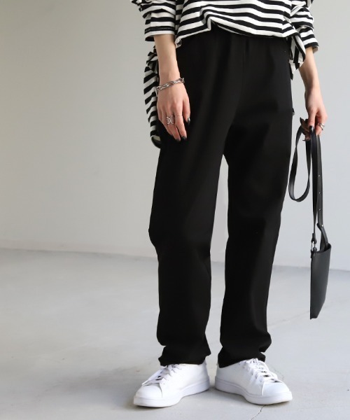 HUG.U(ハグユー)の「進化系テーパードパンツ(チノパンツ・レディース・サンドベージュ/ダークグレー/ブラック/カーキ/ライトベージュ・M(レギュラー丈)/M(トール丈)/L(レギュラー丈)/L(トール丈)/XL(レギュラー丈)/XL(トール丈)/2XL(レギュラー丈)/2XL(トール丈))」の1枚目の写真