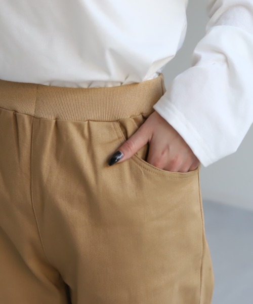 HUG.U(ハグユー)の「進化系テーパードパンツ(チノパンツ・レディース・サンドベージュ/ダークグレー/ブラック/カーキ/ライトベージュ・M(レギュラー丈)/M(トール丈)/L(レギュラー丈)/L(トール丈)/XL(レギュラー丈)/XL(トール丈)/2XL(レギュラー丈)/2XL(トール丈))」の8枚目の写真