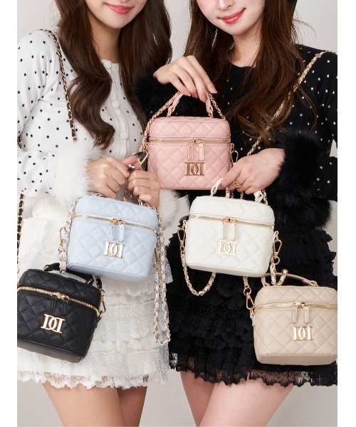 Darich（ダーリッチ）の「キルティングスクエアミニバッグ(ゴールドパーツ)（ハンドバッグ・レディース・ホワイト/ピンク/サックスブルー/ブラック/ベージュ・FREE）」の17枚目の写真