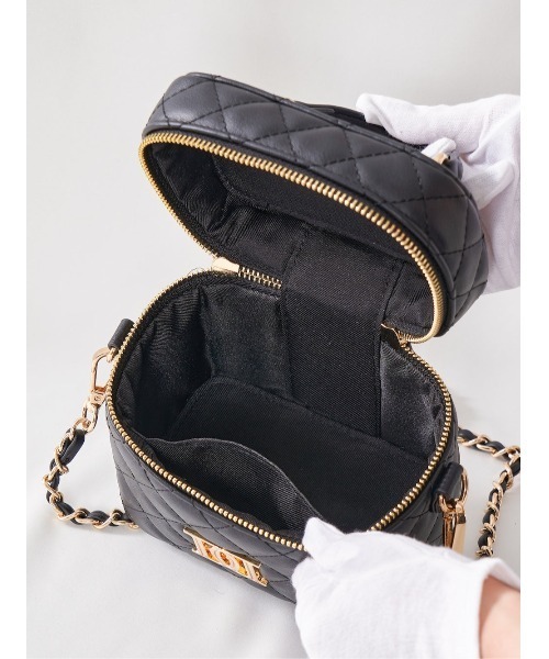 Darich（ダーリッチ）の「キルティングスクエアミニバッグ(ゴールドパーツ)（ハンドバッグ・レディース・ホワイト/ピンク/サックスブルー/ブラック/ベージュ・FREE）」の6枚目の写真