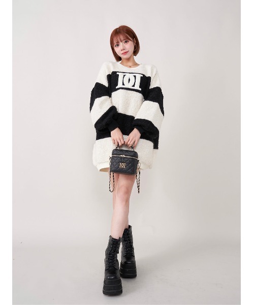 Darich（ダーリッチ）の「キルティングスクエアミニバッグ(ゴールドパーツ)（ハンドバッグ・レディース・ホワイト/ピンク/サックスブルー/ブラック/ベージュ・FREE）」の8枚目の写真