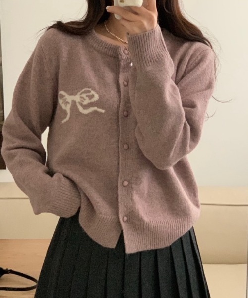N.s(エヌドットエス)の「リボンモチーフ クルーネックニットカーディガン(カーディガン/ボレロ・レディース・ピンク/アイボリー/グレー/ブラック・FREE)」の15枚目の写真