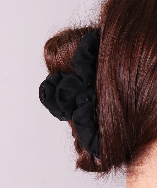 BAYBLO（ベイブロ）の「(SB)オーガンジー シュシュ バンス ヘアクリップ（バレッタ/ヘアクリップ・レディース・グレー/グレイッシュベージュ/ブラック/アイボリー・ONE SIZE）」の7枚目の写真