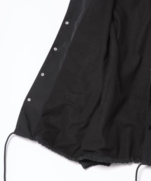 Right-on(ライトオン)の「【Hollywood athletic co】コーチジャケット(ナイロンジャケット・メンズ・ブラック/グリーン・M/L/XL)」の4枚目の写真