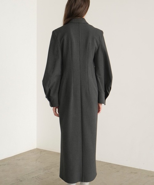 CLANE(クラネ)の「POWER SHOULDER CHECK SHIRT ONEPIECE(ワンピース・レディース・ベージュ/グレー・1/2)」の16枚目の写真