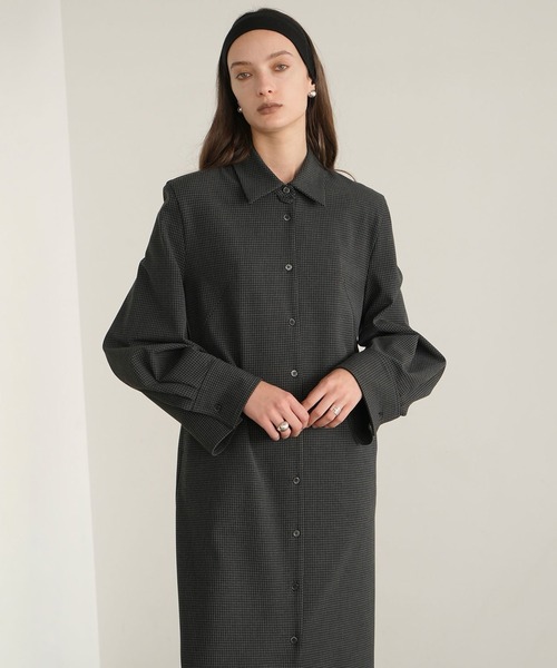 CLANE(クラネ)の「POWER SHOULDER CHECK SHIRT ONEPIECE(ワンピース・レディース・ベージュ/グレー・1/2)」の15枚目の写真