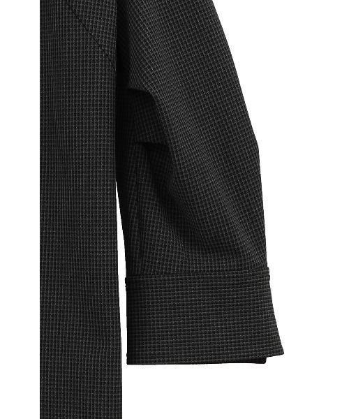 CLANE(クラネ)の「POWER SHOULDER CHECK SHIRT ONEPIECE(ワンピース・レディース・ベージュ/グレー・1/2)」の8枚目の写真