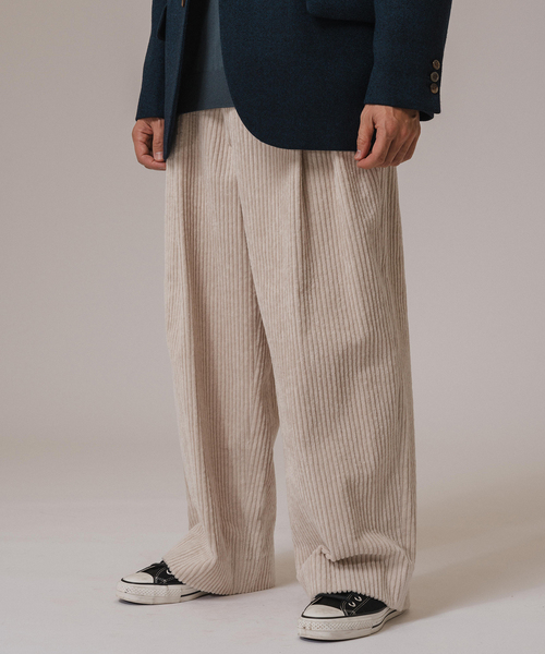 EDIFICE（エディフィス）の「LA BOUCLE (ラブークル) THICK CORDUROY WIDE パンツ（その他パンツ・メンズ・アイボリー/グリーン/ネイビー・2/3）」の8枚目の写真