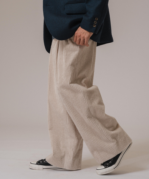 EDIFICE（エディフィス）の「LA BOUCLE (ラブークル) THICK CORDUROY WIDE パンツ（その他パンツ・メンズ・アイボリー/グリーン/ネイビー・2/3）」の9枚目の写真