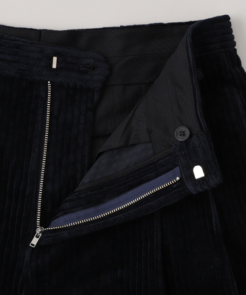 EDIFICE（エディフィス）の「LA BOUCLE (ラブークル) THICK CORDUROY WIDE パンツ（その他パンツ・メンズ・アイボリー/グリーン/ネイビー・2/3）」の16枚目の写真
