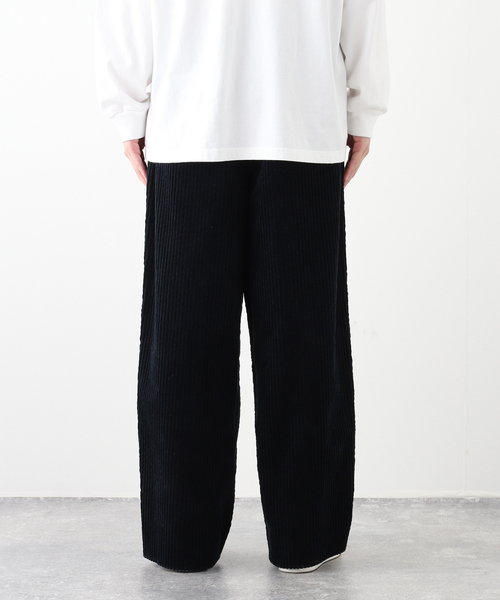 EDIFICE（エディフィス）の「LA BOUCLE (ラブークル) THICK CORDUROY WIDE パンツ（その他パンツ・メンズ・アイボリー/グリーン/ネイビー・2/3）」の19枚目の写真