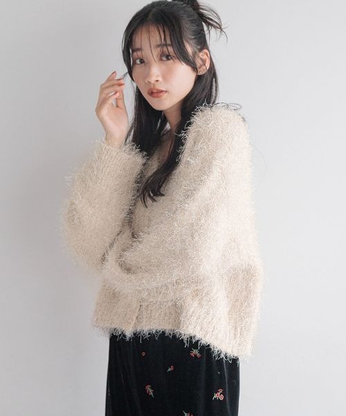 LOWRYS FARM（ローリーズファーム）の「ラメシャギーＶカーディガン　250495（カーディガン/ボレロ・レディース・グレー/ブラック/ベージュ・FREE）」の16枚目の写真