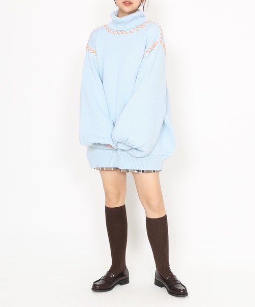 PUNYUS（プニュズ）の「ハンドステッチタートルネックニット（ニット/セーター・レディース・グリーン/サックスブルー/ブラック・2/3/4）」の16枚目の写真