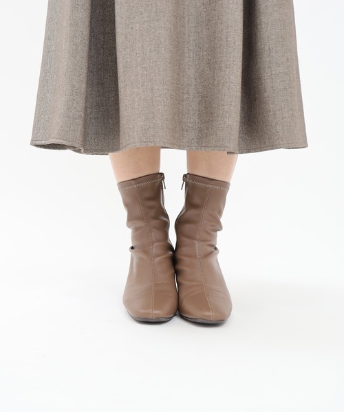 ASTORIA ODIER(アストリアオディール)の「Vネックフレアジャンスカ(ワンピース・レディース・グレー/ライトグレー/ブラウン・SMALL/MEDIUM)」の13枚目の写真