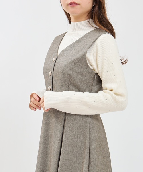 ASTORIA ODIER(アストリアオディール)の「Vネックフレアジャンスカ(ワンピース・レディース・グレー/ライトグレー/ブラウン・SMALL/MEDIUM)」の7枚目の写真