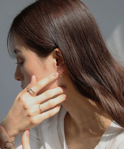 abaskdesign(アバスクデザイン)の「金属アレルギー対応 スパイラルピアス(ピアス(両耳用)・レディース・ゴールド・FREE)」の4枚目の写真