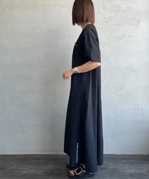 THOUSAND MILE（サウザンドマイル）の「[THOUSAND MILE/サウザンド マイル] 別注 シアサッカー ロゴジップ ショートスリーブワンピース（ワンピース・レディース・ブラック/ベージュ/ネイビー・F）」の14枚目の写真