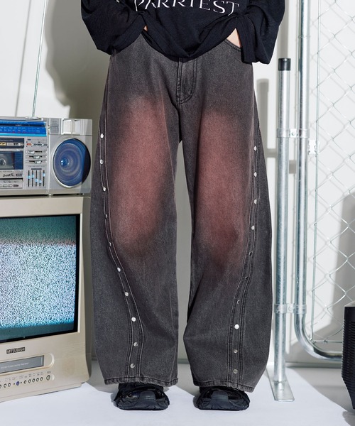 MSG（エムエスジー）の「12ozヴィンテージ加工カーブリベットバギーカーブデニム【UNISEX】（デニムパンツ・メンズ・ブラック/ブルー/ブラウン/レッド・S/M/L/XL）」の4枚目の写真